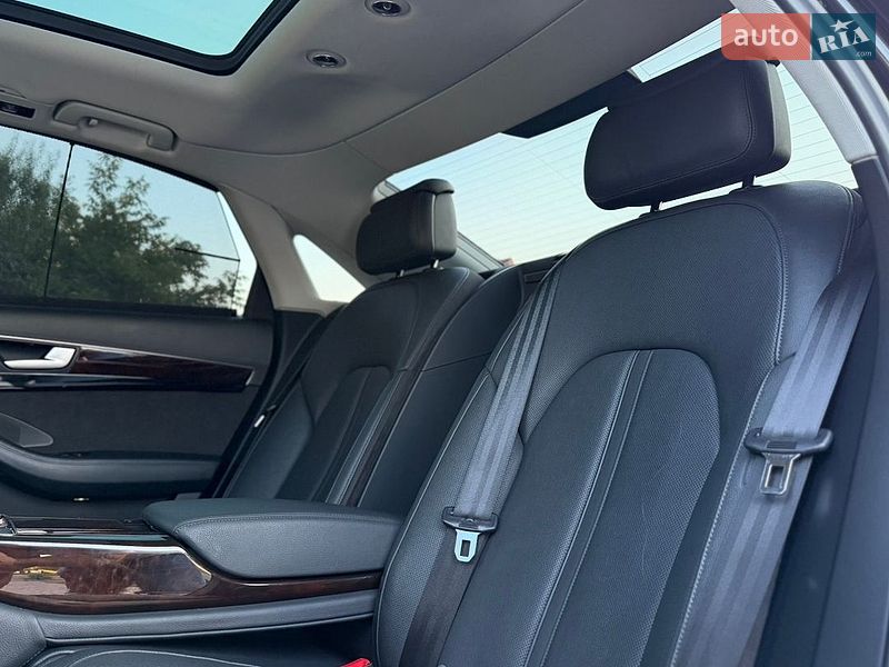Седан Audi A8 2014 в Одессе