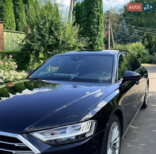 Седан Audi A8 2021 в Киеве