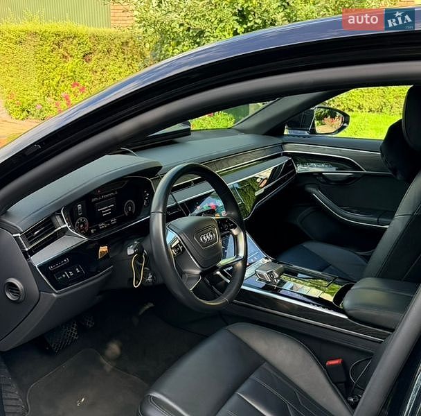 Седан Audi A8 2021 в Киеве