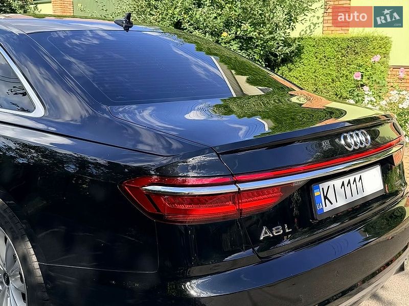 Седан Audi A8 2021 в Киеве