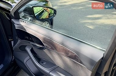 Седан Audi A8 2021 в Киеве