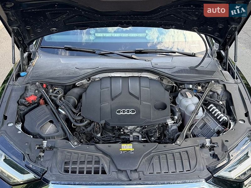 Седан Audi A8 2021 в Киеве