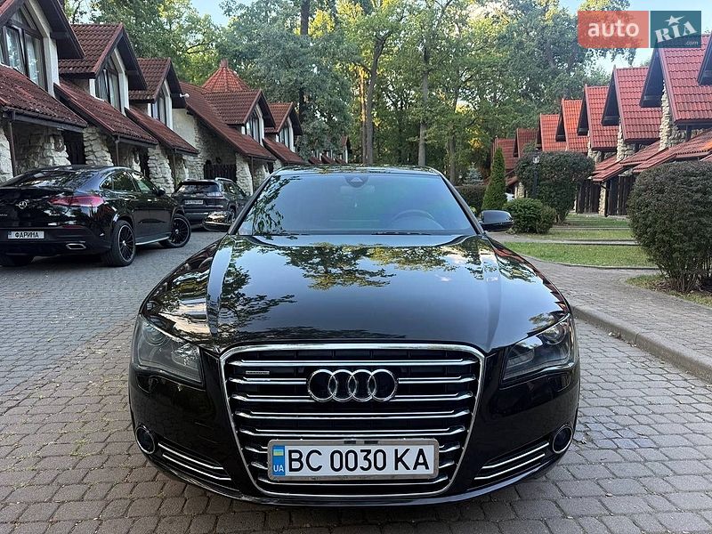 Седан Audi A8 2012 в Львові