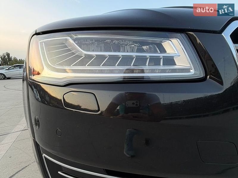 Седан Audi A8 2015 в Киеве