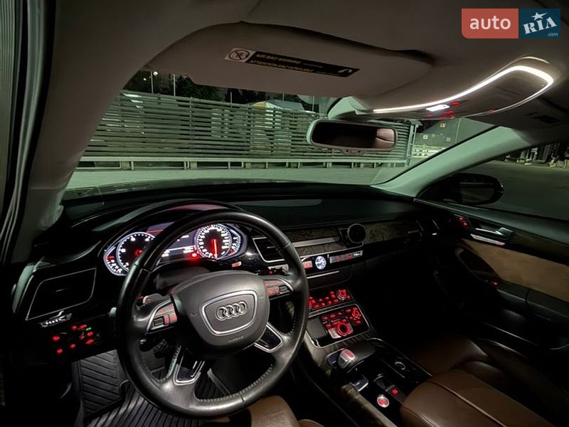 Седан Audi A8 2015 в Киеве