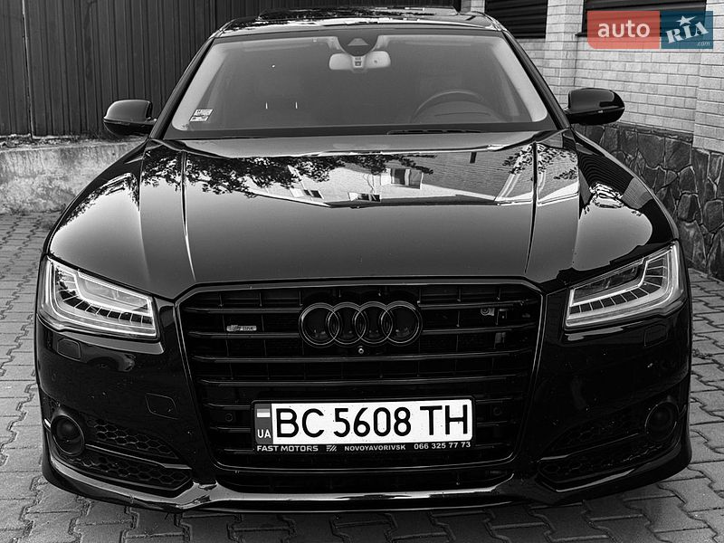 Седан Audi A8 2017 в Хмельницком