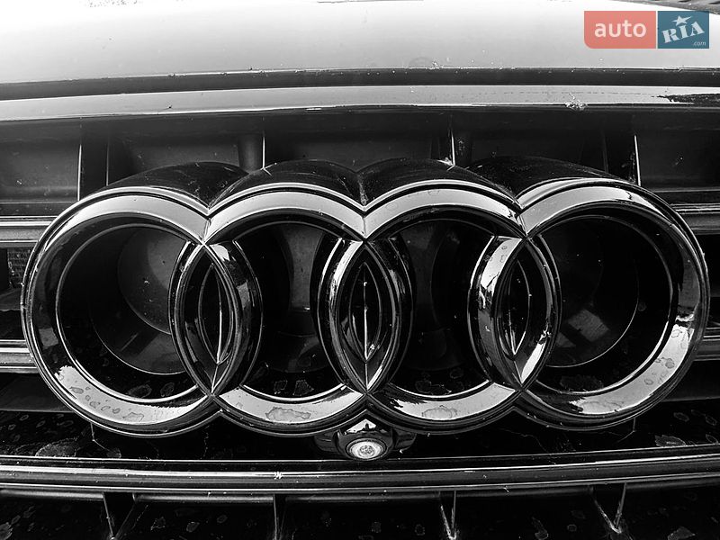 Седан Audi A8 2017 в Хмельницком