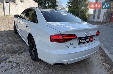Седан Audi A8 2016 в Києві