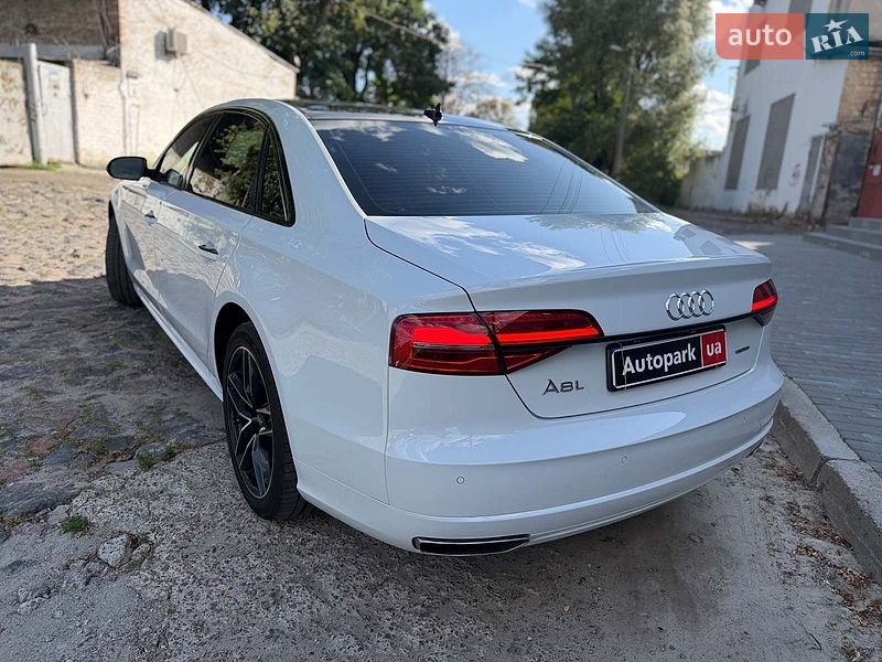 Седан Audi A8 2016 в Києві