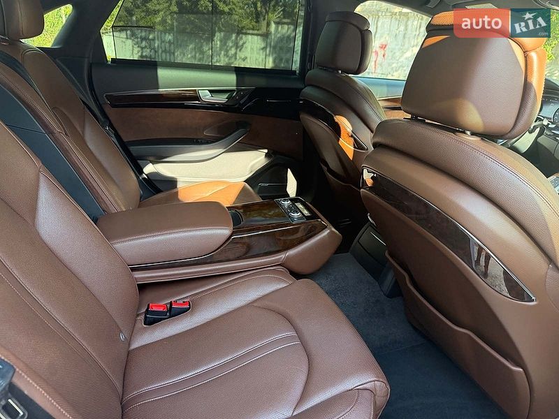 Седан Audi A8 2016 в Києві