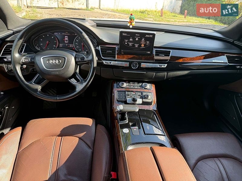 Седан Audi A8 2016 в Києві