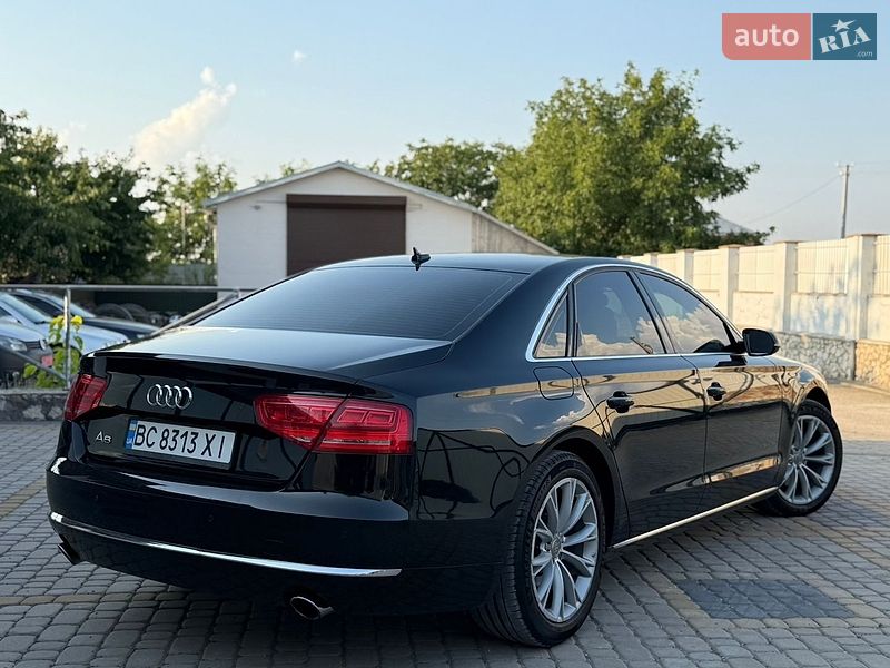 Седан Audi A8 2012 в Тернополі