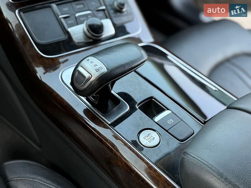 Седан Audi A8 2012 в Тернополі