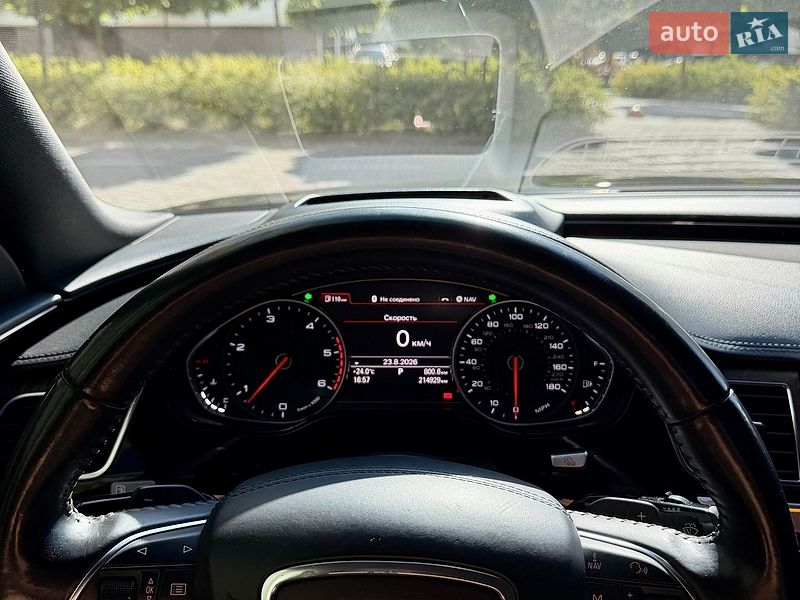 Седан Audi A8 2014 в Івано-Франківську