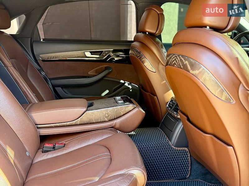 Седан Audi A8 2014 в Івано-Франківську