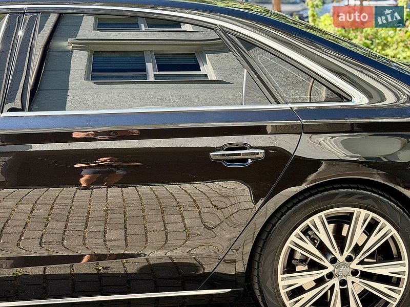 Седан Audi A8 2014 в Івано-Франківську