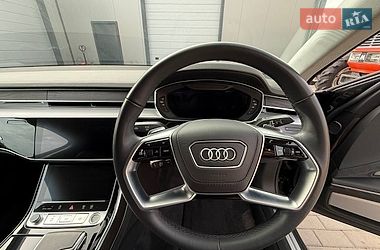 Седан Audi A8 2023 в Києві