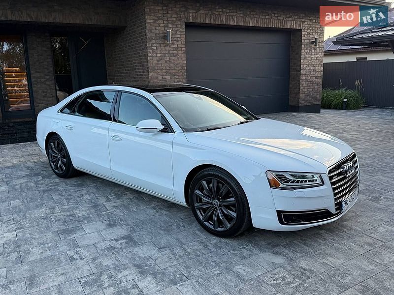 Седан Audi A8 2015 в Луцьку