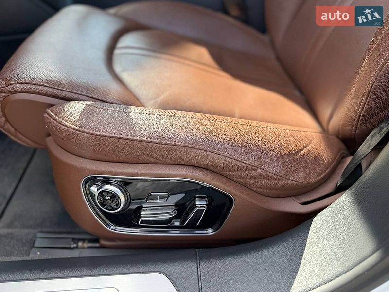Седан Audi A8 2015 в Луцьку