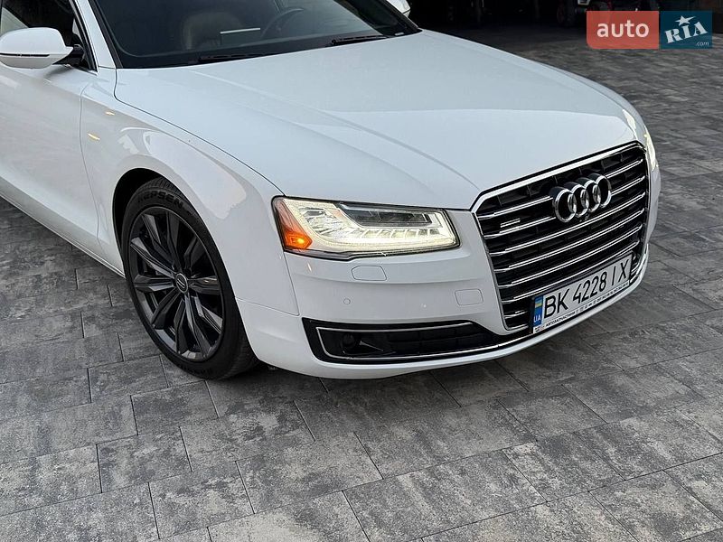 Седан Audi A8 2015 в Луцьку