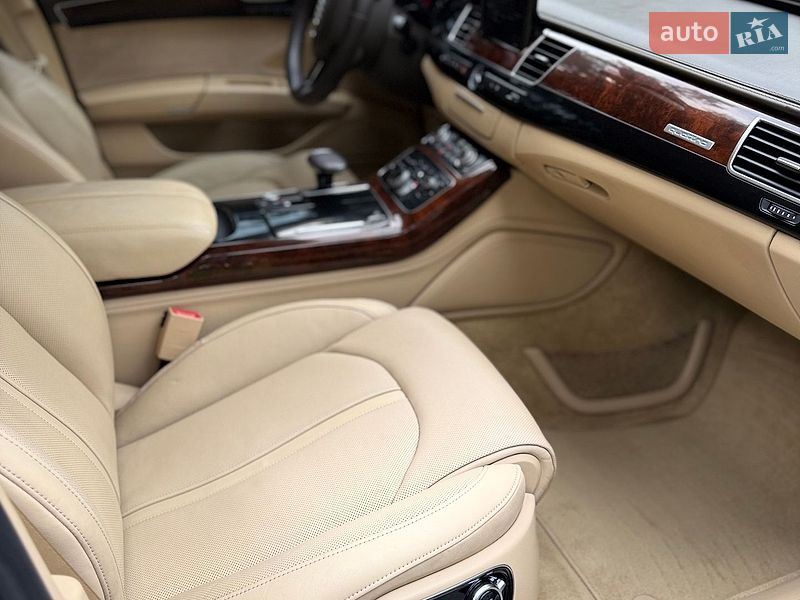 Седан Audi A8 2013 в Києві