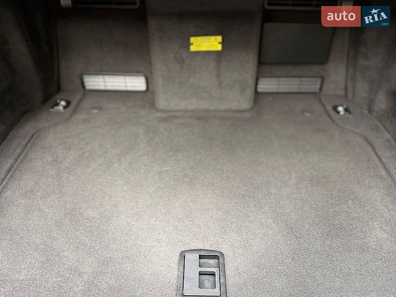 Седан Audi A8 2013 в Києві