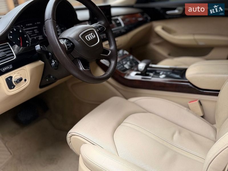 Седан Audi A8 2013 в Києві