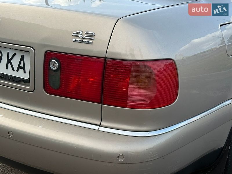 Седан Audi A8 2000 в Києві