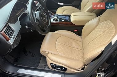 Седан Audi A8 2010 в Мукачево