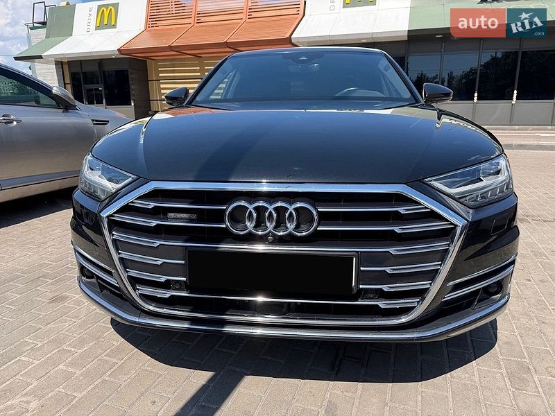 Седан Audi A8 2018 в Киеве