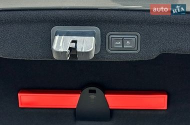Седан Audi A8 2015 в Одессе