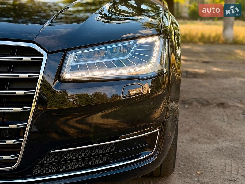 Седан Audi A8 2017 в Киеве фото Седан Audi A8 2017 в Киеве