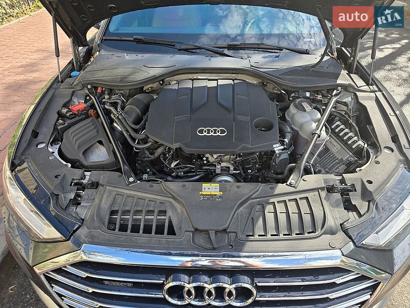 Седан Audi A8 2021 в Києві