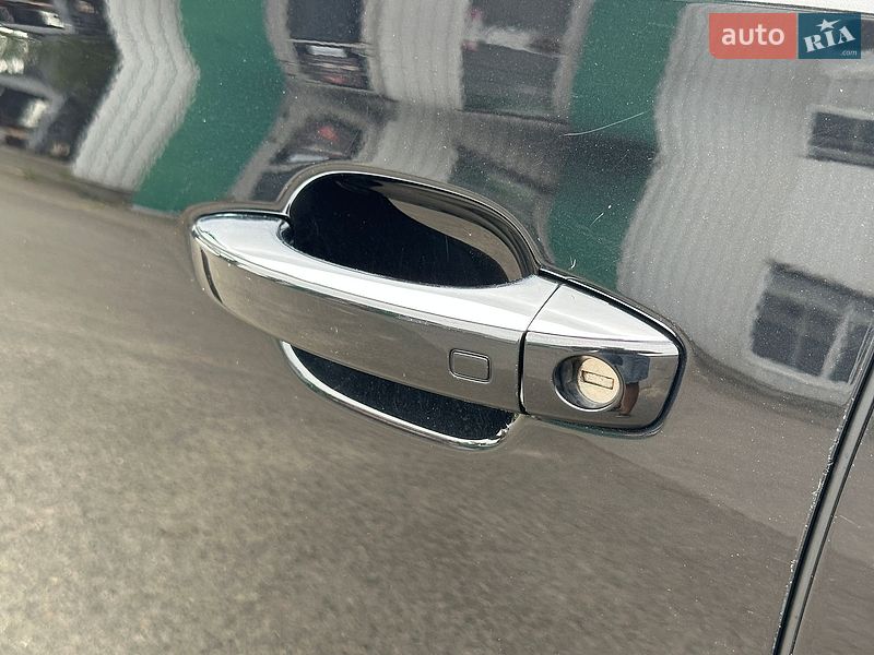 Седан Audi A8 2014 в Киеве