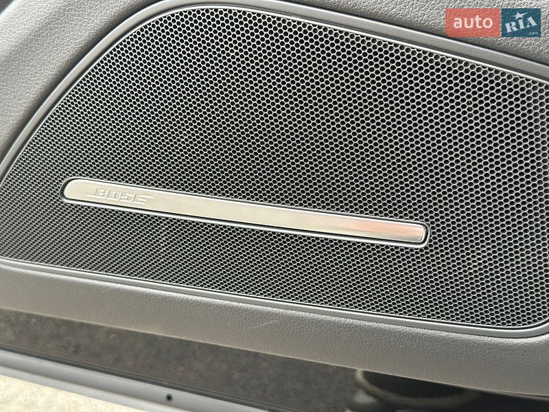 Седан Audi A8 2014 в Киеве