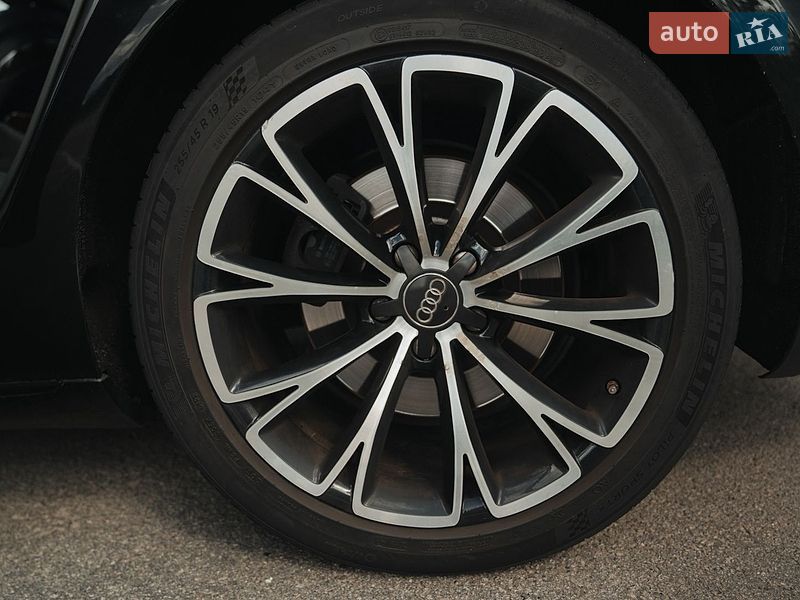 Седан Audi A8 2014 в Ирпене