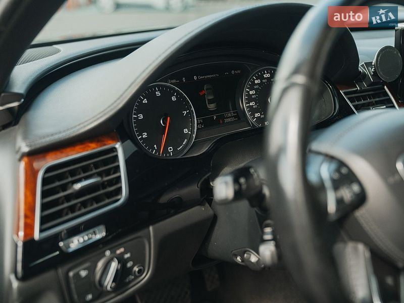Седан Audi A8 2014 в Ирпене