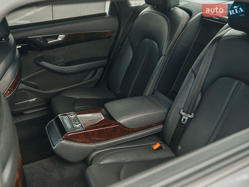 Седан Audi A8 2014 в Ирпене