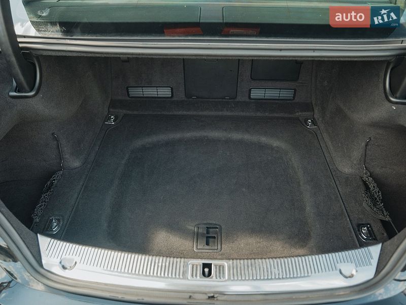 Седан Audi A8 2014 в Ирпене
