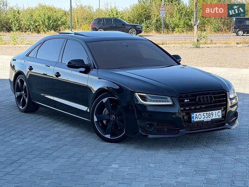 Седан Audi A8 2015 в Ужгороде