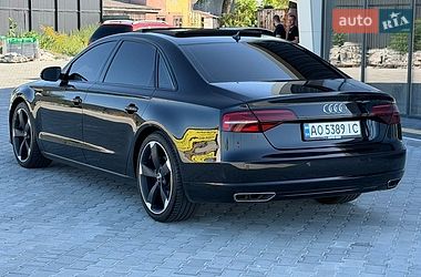 Седан Audi A8 2015 в Ужгороді