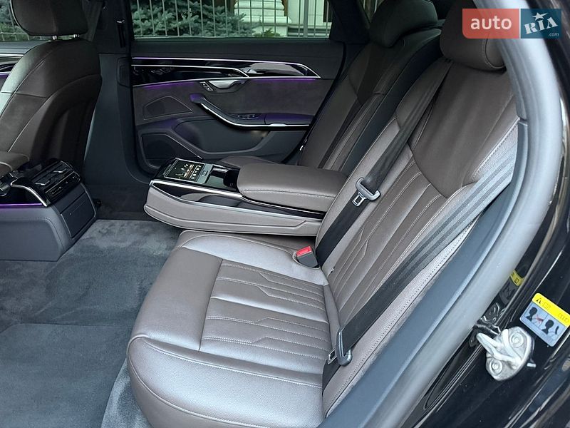 Седан Audi A8 2021 в Києві