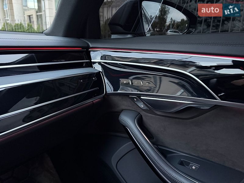 Седан Audi A8 2021 в Києві