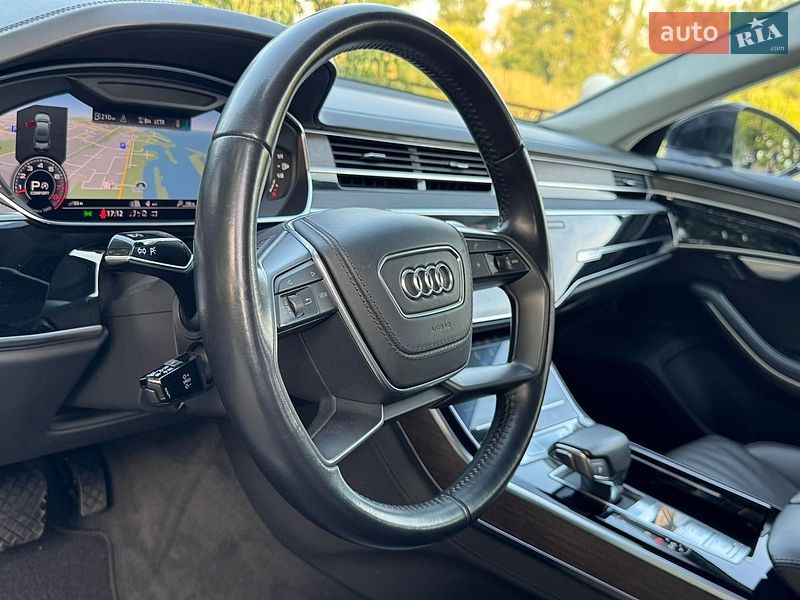 Седан Audi A8 2018 в Дніпрі