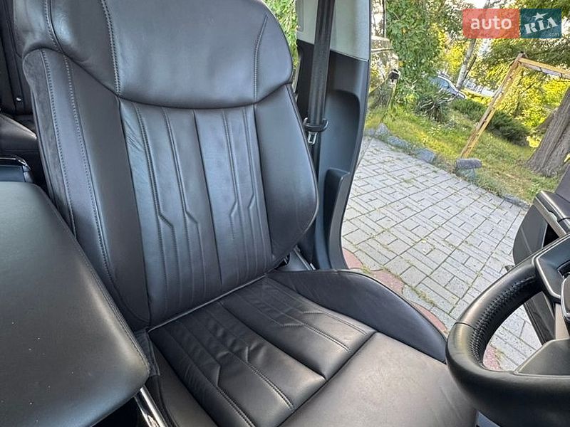 Седан Audi A8 2018 в Дніпрі