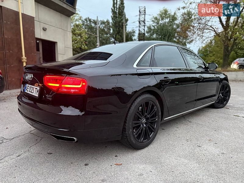 Седан Audi A8 2013 в Днепре