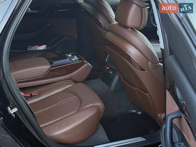 Седан Audi A8 2013 в Днепре