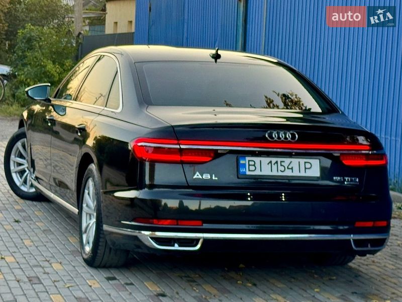 Седан Audi A8 2018 в Дніпрі