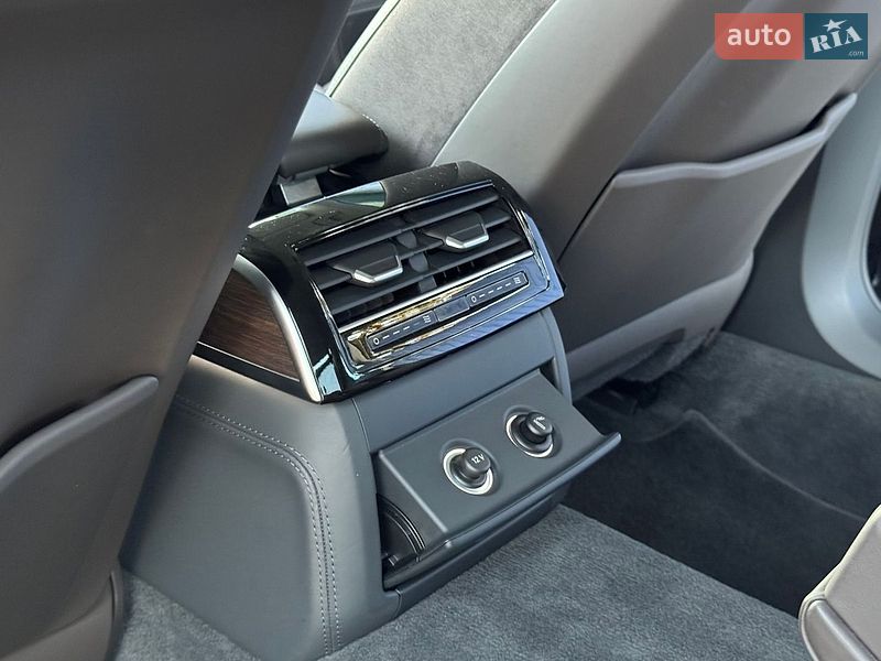 Седан Audi A8 2018 в Дніпрі