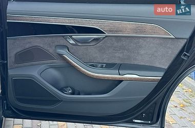 Седан Audi A8 2018 в Дніпрі